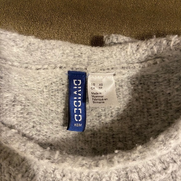 H&M Gray Sweater - Picture 3 of 5